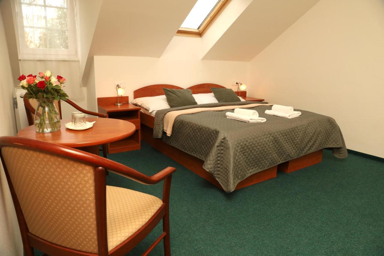 Karolina Hotel